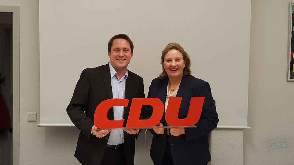  CDU-Ratsherr und Ratskandidat fr Uppenberg, Jens Heinemann, mit der CDU-Landtagsabgeordneten Simone Wendland